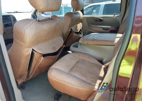 2002 Ford F-150 Lariat/Xlt из США, поврежденный, VIN 1FTRW08L92KA03488